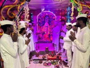 माँ दुर्गा की भक्ति से गूंजा केन्द्रीय जेल रायपुर, 802 बंदियों ने रखा व्रत माँ दुर्गा की भक्ति से गूंजा केन्द्रीय जेल रायपुर, 802 बंदियों ने रखा व्रत