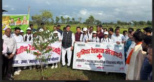  प्रभारी मंत्री दयालदास बघेल वृक्षारोपण और सायकल वितरण कार्यक्रम में हुए शामिल