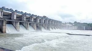 लगातार वर्षा से गंगरेल बांध का जलस्तर बढ़ा, महानदी किनारे रहने वाले ग्रामों को सतर्क रहने की अपील