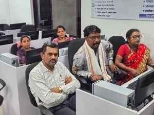 कर्मचारियों को मिल रहा डिजिटल दक्षता का प्रशिक्षण