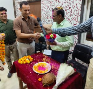  सेवानिवृत्ति पर निगम मैट शिवशंकर शर्मा का सम्मान