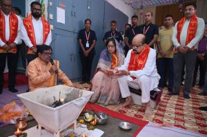 राज्यपाल श्री डेका ने विजयादशमी के अवसर पर राजभवन में शस्त्र पूजन और हवन किया राज्यपाल श्री डेका ने विजयादशमी के अवसर पर राजभवन में शस्त्र पूजन और हवन किया