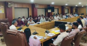  मुख्यमंत्री  के आगमन को लेकर जिला प्रशासन अलर्ट मोड पर,  कलेक्टर रणबीर शर्मा ने की तैयारियों की समीक्षा