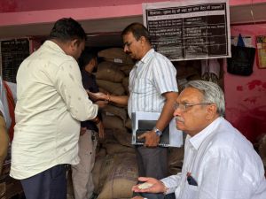  खाद्य आयोग के अध्यक्ष श्री संदीप शर्मा ने किया जिले का सघन दौरा