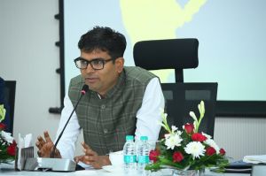  राज्य कर  विभाग की समीक्षा बैठक में शामिल हुए वित्त मंत्री  ओ.पी. चौधरी