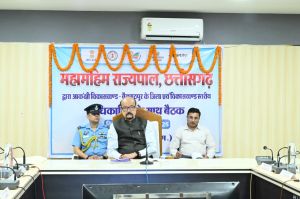  राज्यपाल  ने बैकुण्ठपुर आकांक्षी ब्लॉक में विकास योजनाओं की समीक्षा की