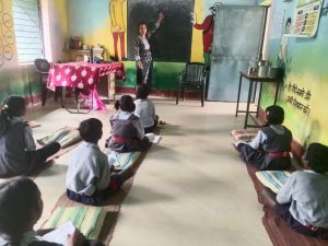 युक्तियुक्तकरण नीति से स्वच्छता के सुदूर वनांचल में लौटी शिक्षा की रोशनी