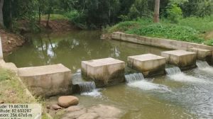  डुमरबहाल में चेक डेम निर्माण से स्थानीय किसानों की समस्या का हुआ समाधान