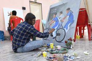 चित्रकारों ने कराया रंगों से छत्तीसगढ दर्शन चित्रकारों ने कराया रंगों से छत्तीसगढ दर्शन