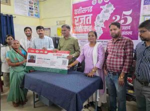  वरिष्ठजनों को किया गया आयुष्मान भारत वय-वंदन कार्ड का वितरण