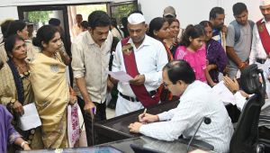  कलेक्टर ने जनदर्शन में सुनी लोगों की समस्याएं