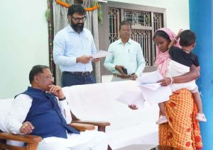 मुख्यमंत्री श्री विष्णु देव साय ने बगिया में सुनी आम जनता की समस्याएं*