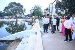 निगम आयुक्त विश्वदीप के निर्देश पर जोन 10 राजस्व विभाग नगर निवेश विभाग की टीम द्वारा वार्ड क्रमांक 52 के सभी लगभग 8000 जनगणना भवनों में भवन संख्या डालने का कार्य पूर्ण