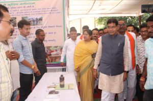   'किसान हैं विकसित भारत की रीढ़, तिलहन उत्पादन से बढ़ेगी आत्मनिर्भरता' &mdash; मंत्री टंक राम वर्मा