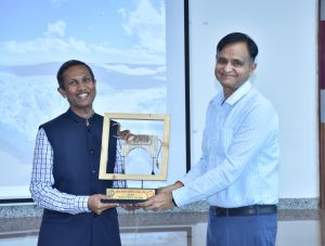 एम्स में “भारत में अंगदान और ज़ीनोट्रांसप्लांटेशन बढ़ाने के उपाय” पर अतिथि व्याख्यान का आयोजन एम्स में “भारत में अंगदान और ज़ीनोट्रांसप्लांटेशन बढ़ाने के उपाय” पर अतिथि व्याख्यान का आयोजन