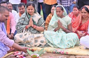 मंत्री श्रीमती लक्ष्मी राजवाड़े के प्रयासों से ग्रामीणों की मांग हुई पूरी मंत्री श्रीमती लक्ष्मी राजवाड़े के प्रयासों से ग्रामीणों की मांग हुई पूरी