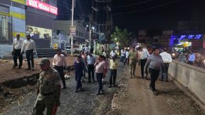 कलेक्टर ने बालोद में निर्माणाधीन सड़क निर्माण कार्य का निरीक्षण किया कलेक्टर ने बालोद में निर्माणाधीन सड़क निर्माण कार्य का निरीक्षण किया