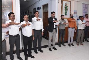  कलेक्टर ने राष्ट्रीय एकता दिवस के अवसर पर अधिकारियों-कर्मचारियों को  दिलाई शपथ
