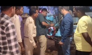 प्रतिबंधित प्रजाति की लकड़ियों के चिरान पर वन विभाग की कार्यवाही,संडी में सॉ मिल किया सील