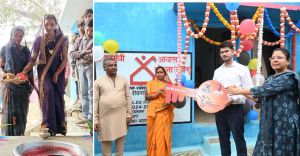  सास-बहू की जोड़ी प्यारी और  पूर्णिमा सेन ने नव वधुओं की तरह कुम-कुम वाले पैरों के साथ अपने नए पक्के मकान में किया प्रवेश