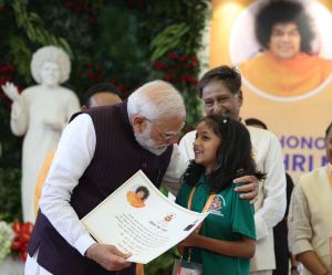  प्रधानमंत्री ने जन्मजात हृदय रोग से ठीक हुए बच्चों से बातचीत की