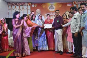 बालोद में आयोजित राजोत्सव का भव्य एवं रंगारंग समापन बालोद में आयोजित राजोत्सव का भव्य एवं रंगारंग समापन