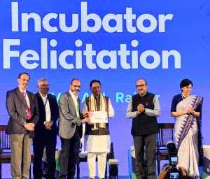 छत्तीसगढ़ टेकस्टार्ट इवेंट 2025 में सम्मानित हुआ इंदिरा गांधी कृषि विश्वविद्यालय का आर-एबीआई छत्तीसगढ़ टेकस्टार्ट इवेंट 2025 में सम्मानित हुआ इंदिरा गांधी कृषि विश्वविद्यालय का आर-एबीआई