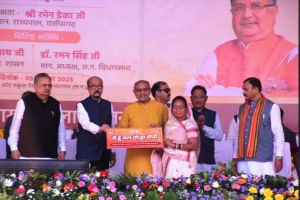 उपराष्ट्रपति ने महतारी वंदन योजना एवं नियद नेल्लानार योजना के तहत हितग्रहियों के खाते में 647 करोड़ 28 लाख रुपए किए अंतरित उपराष्ट्रपति ने महतारी वंदन योजना एवं नियद नेल्लानार योजना के तहत हितग्रहियों के खाते में 647 करोड़ 28 लाख रुपए किए अंतरित