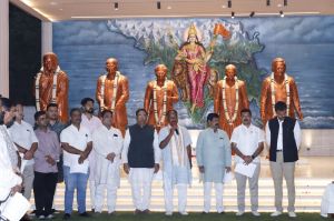 भाजपा प्रदेश कार्यालय में वन्देमातरम् गीत गायन का पूर्वाभ्यास हुआ भाजपा प्रदेश कार्यालय में वन्देमातरम् गीत गायन का पूर्वाभ्यास हुआ