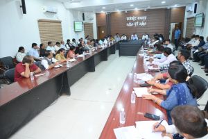  कलेक्टर ने जिले में एसआईआर की प्रगति एवं गणना प्रपत्र वितरण की समीक्षा की