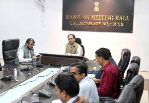 कलेक्टर ने की पीएम सूर्यघर बिजली योजना की समीक्षा कलेक्टर ने की पीएम सूर्यघर बिजली योजना की समीक्षा