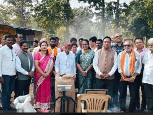  विधायक डोमनलाल कोर्सेवाड़ा ने धान खरीदी का किया शुभारंभ