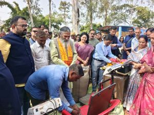 बालोद जिले मे धान खरीदी शुरू, धान उपार्जन केंद्र कुसुमकसा में सांसद भोजराज नाग की उपस्थिति में हुआ शुभारंभ