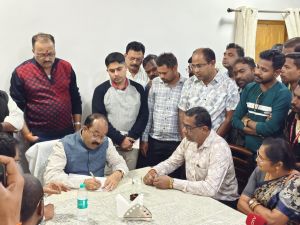 उपमुख्यमंत्री अरुण साव से मिले स्थानीय पत्रकार, विभिन्न समस्याओं पर हुई विस्तृत चर्चा उपमुख्यमंत्री अरुण साव से मिले स्थानीय पत्रकार, विभिन्न समस्याओं पर हुई विस्तृत चर्चा