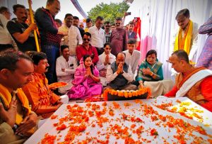 उप मुख्यमंत्री अरुण साव ने अटल परिसरों और जलप्रदाय योजनाओं का किया लोकार्पण उप मुख्यमंत्री अरुण साव ने अटल परिसरों और जलप्रदाय योजनाओं का किया लोकार्पण