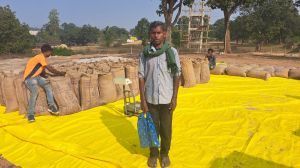 समर्थन मूल्य पर सुचारू धान खरीदी से किसानों में खुशी की लहर समर्थन मूल्य पर सुचारू धान खरीदी से किसानों में खुशी की लहर