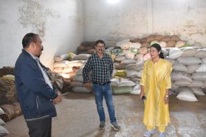 कलेक्टर ने भीम कन्हार के थोक अनाज व्यापारियों के गोदामों का किया निरीक्षण कलेक्टर ने भीम कन्हार के थोक अनाज व्यापारियों के गोदामों का किया निरीक्षण