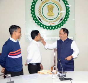 कलेक्टर ने सीजीपीएससी चयनित अभ्यर्थियों को दी शुभकामनाएं कहा - सारे युवा हमारे प्रदेश के गौरव कलेक्टर ने सीजीपीएससी चयनित अभ्यर्थियों को दी शुभकामनाएं कहा - सारे युवा हमारे प्रदेश के गौरव