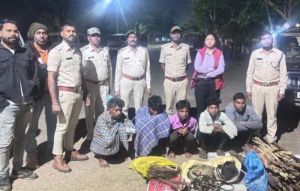 भोरमदेव अभयारण्य में अवैध शिकार के पाँच आरोपी गिरफ्तार भोरमदेव अभयारण्य में अवैध शिकार के पाँच आरोपी गिरफ्तार