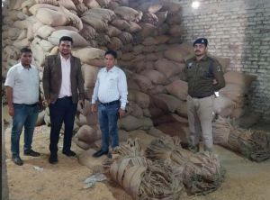 राजनांदगांव में 57 लाख 28 हजार 800 रूपए मूल्य का 1848 क्विंटल अवैध धान जप्त राजनांदगांव में 57 लाख 28 हजार 800 रूपए मूल्य का 1848 क्विंटल अवैध धान जप्त