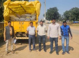 धान के अवैध परिवहन एवं भंडारण पर प्रशासन की कार्रवाई जारी धान के अवैध परिवहन एवं भंडारण पर प्रशासन की कार्रवाई जारी