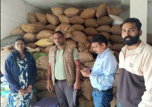 राजनांदगांव जिले में अवैध धान बिक्री की रोकथाम के लिए कोचियों एवं बिचौलियों पर की जा रही कड़ी कार्रवाई राजनांदगांव जिले में अवैध धान बिक्री की रोकथाम के लिए कोचियों एवं बिचौलियों पर की जा रही कड़ी कार्रवाई