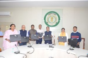 प्रोजेक्ट धड़कन : संजय मित्तल ने दान की सात हार्ट चेकअप मशीनें प्रोजेक्ट धड़कन : संजय मित्तल ने दान की सात हार्ट चेकअप मशीनें