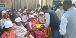 श्री रामलला दर्शन कर लौटे श्रद्धालुओं का भव्य स्वागत श्री रामलला दर्शन कर लौटे श्रद्धालुओं का भव्य स्वागत