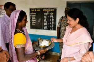  प्राथमिक शाला गुदुम के भोजन की गुणवत्ता की सराहना