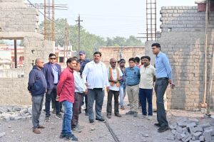  वार्ड 15 के निर्माणाधीन भवन का मंत्री गजेन्द्र यादव ने किया निरीक्षण