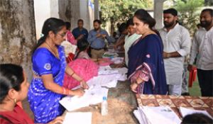 एसआईआर मतदाता सूचियों के विशेष गहन पुनरीक्षण अभियान की प्रगति का निरीक्षण एसआईआर मतदाता सूचियों के विशेष गहन पुनरीक्षण अभियान की प्रगति का निरीक्षण