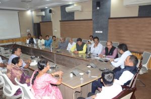 विशेष गहन पुनरीक्षण अभियान के प्रति लोगों में जागरूकता बढ़ाएँ :- कलेक्टर डॉ गौरव सिंह विशेष गहन पुनरीक्षण अभियान के प्रति लोगों में जागरूकता बढ़ाएँ :- कलेक्टर डॉ गौरव सिंह