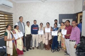 विशेष गहन पुनरीक्षण अभियान में उत्कृष्ट प्रदर्शन के लिए 4 बीएलओ हुए सम्मानित विशेष गहन पुनरीक्षण अभियान में उत्कृष्ट प्रदर्शन के लिए 4 बीएलओ हुए सम्मानित