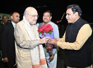 विधायक राजेश मूणत ने केंद्रीय गृह मंत्री अमित शाह का आत्मीय स्वागत किया विधायक राजेश मूणत ने केंद्रीय गृह मंत्री अमित शाह का आत्मीय स्वागत किया